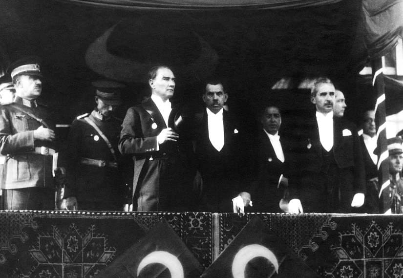 Yurtta Sulh Cihanda Sulh: Cumhuriyetimizin 100. Yılı Kutlu Olsun!
