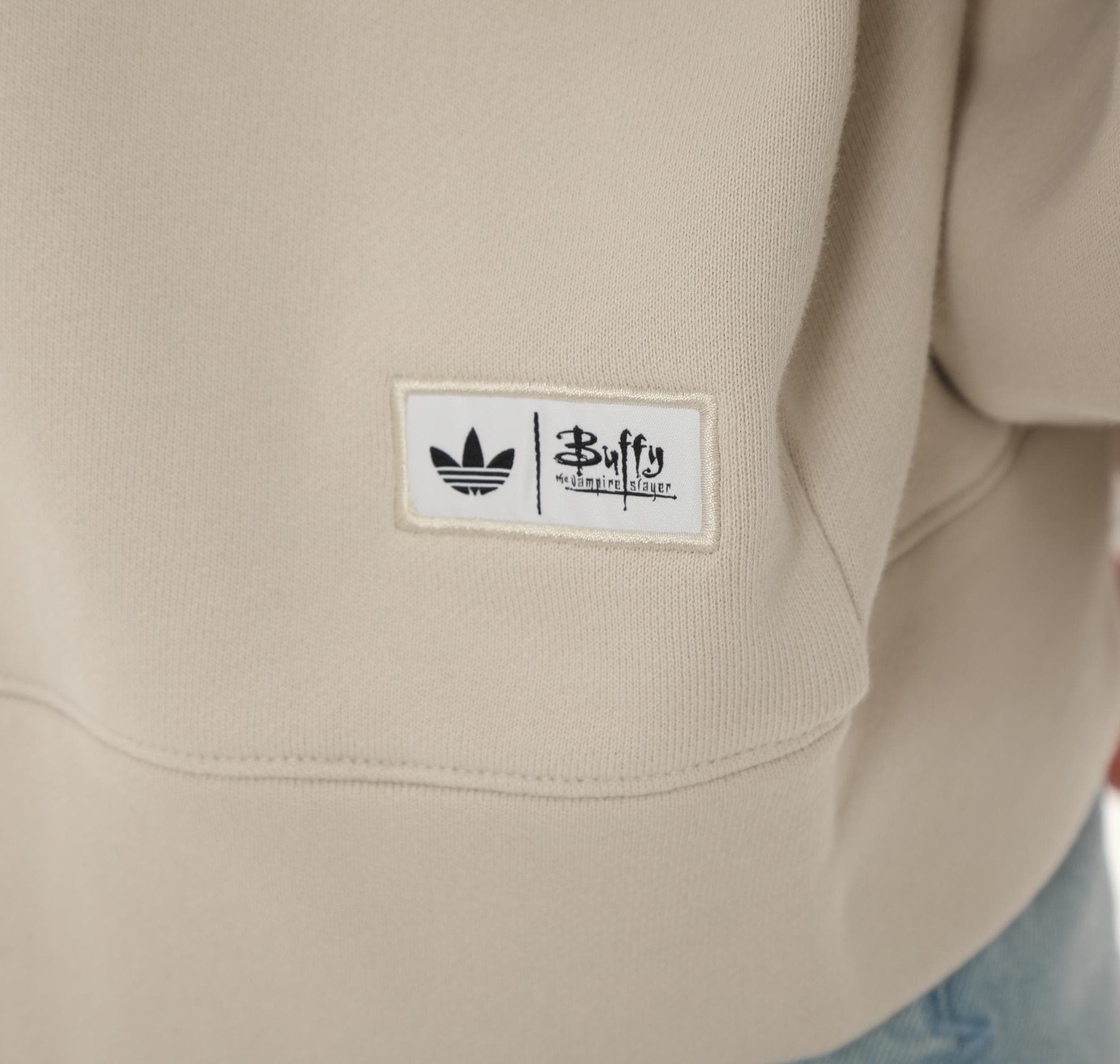 adidas adidas 20Th Century Fox Disney Kadın Sweatshirt Bej - 6
