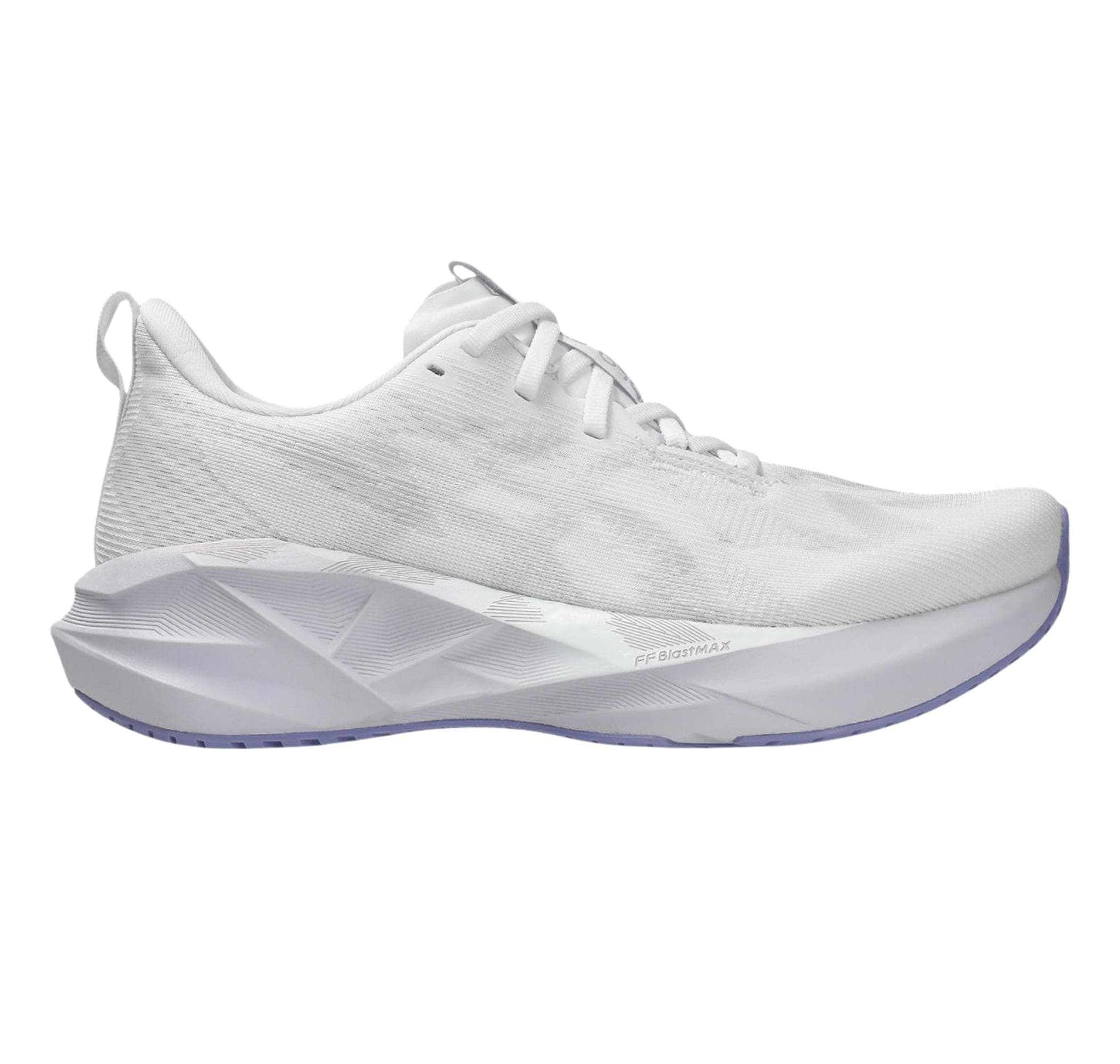 Asics Asics Novablast 5 Kadın Spor Ayakkabı Beyaz