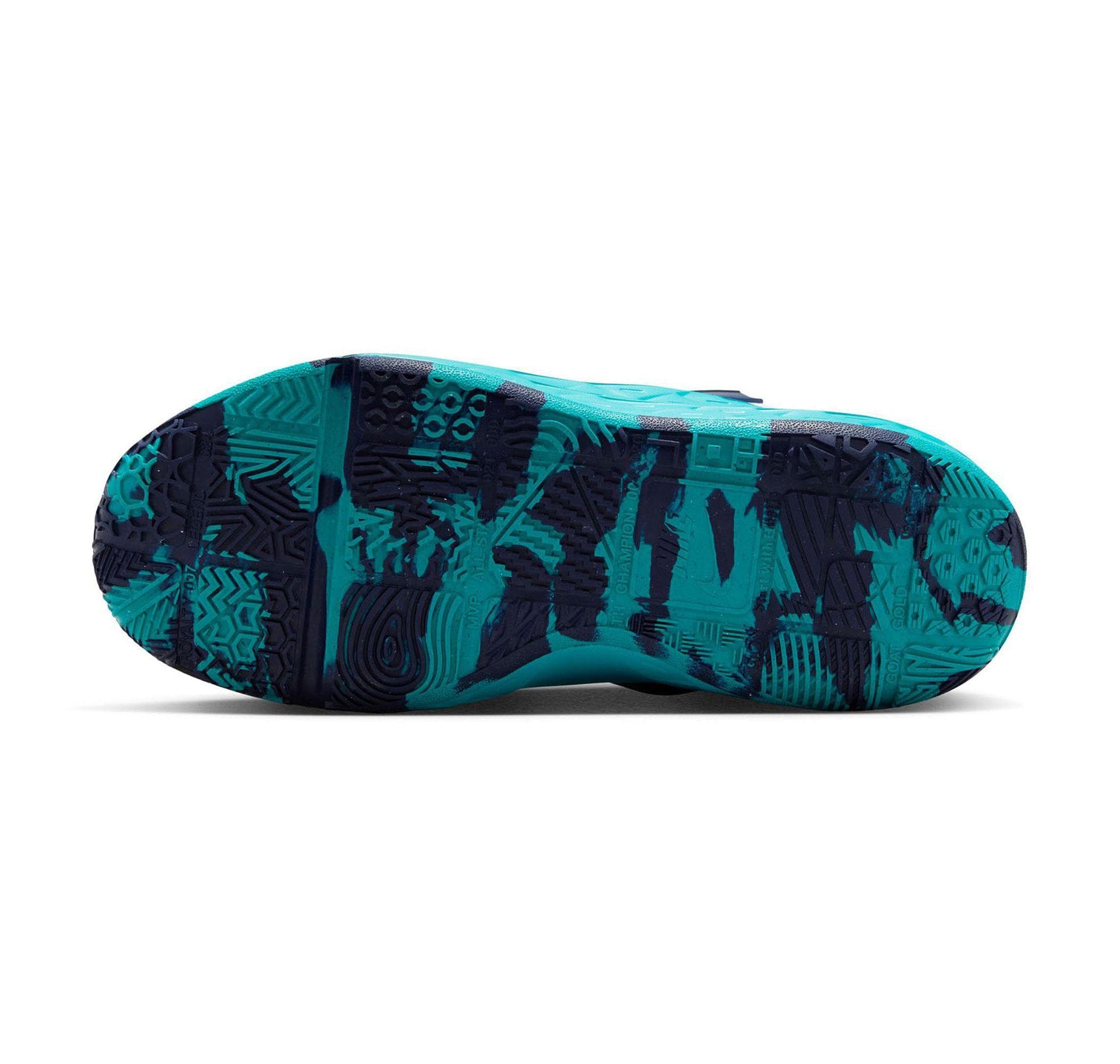 Nike Nike Team Hustle D 12 Çocuk Spor Ayakkabı Beyaz - 4