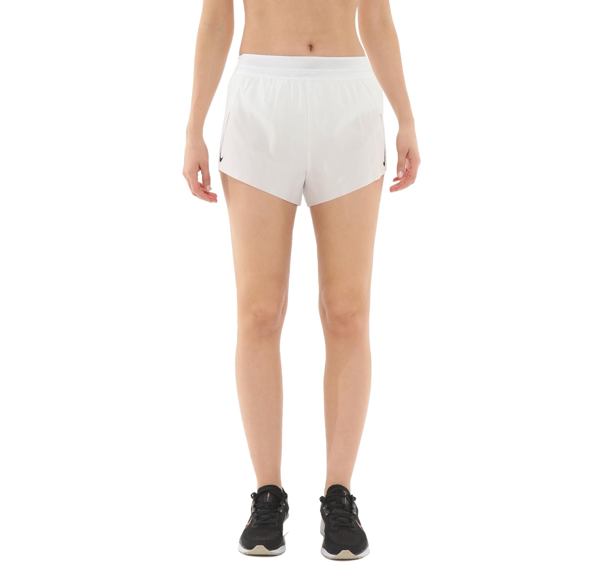 Nike Nike W Nk Arswft Dfadv Mr 3In Short Kadın Şort Ve Kapri Beyaz